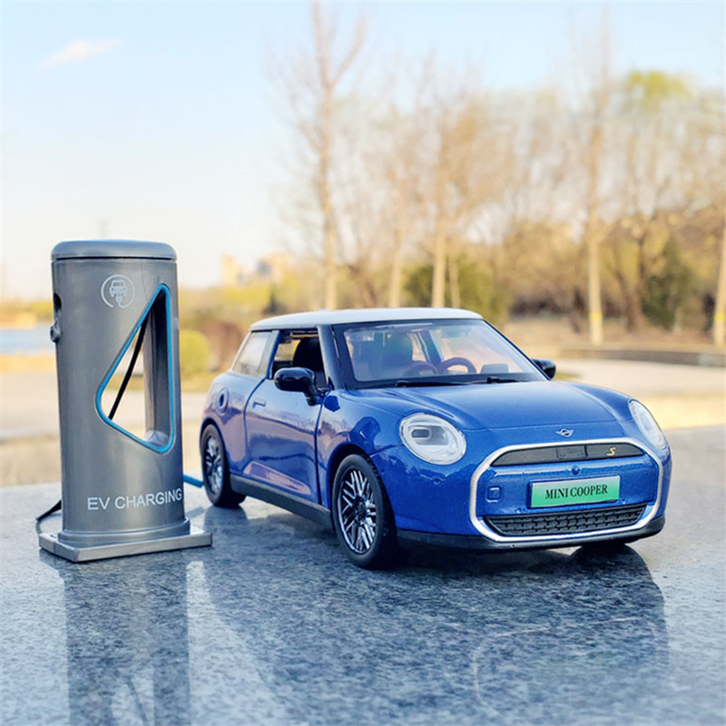 Renewable Energy Kids - 1/28 Mini Cooper Modello di auto