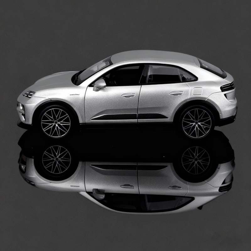 Bburago 1:24 Porsche Macan EV  - Renewable Energy Kids recensione e prezzo